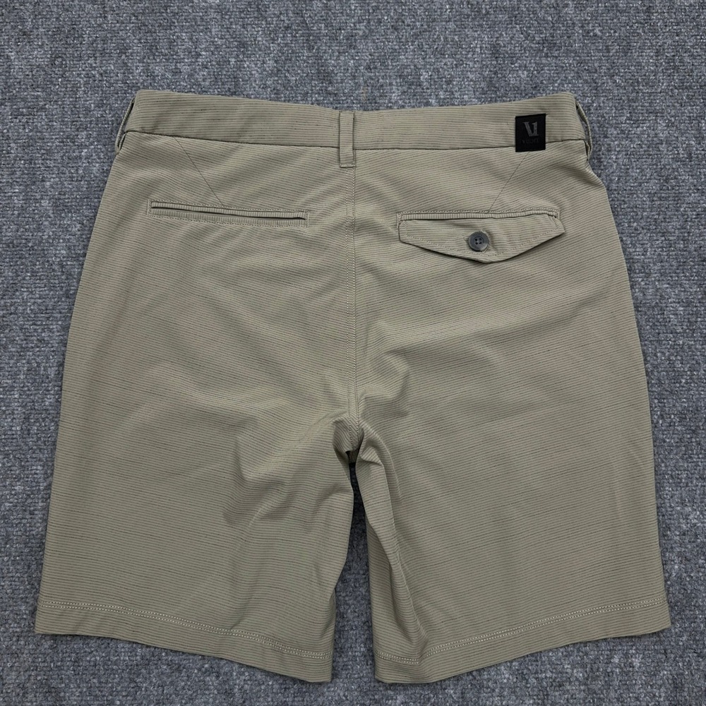 Vuori Pebble Shorts Mens 30 FITS 32 Gravel 8" Performance Stretch Golf V399 - Picture 5 of 7
